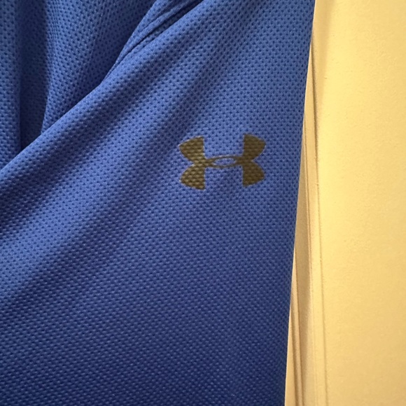 Used Under Armour long sleeve top - Picture 5 of 7